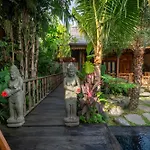 Kubu Kayu Villas