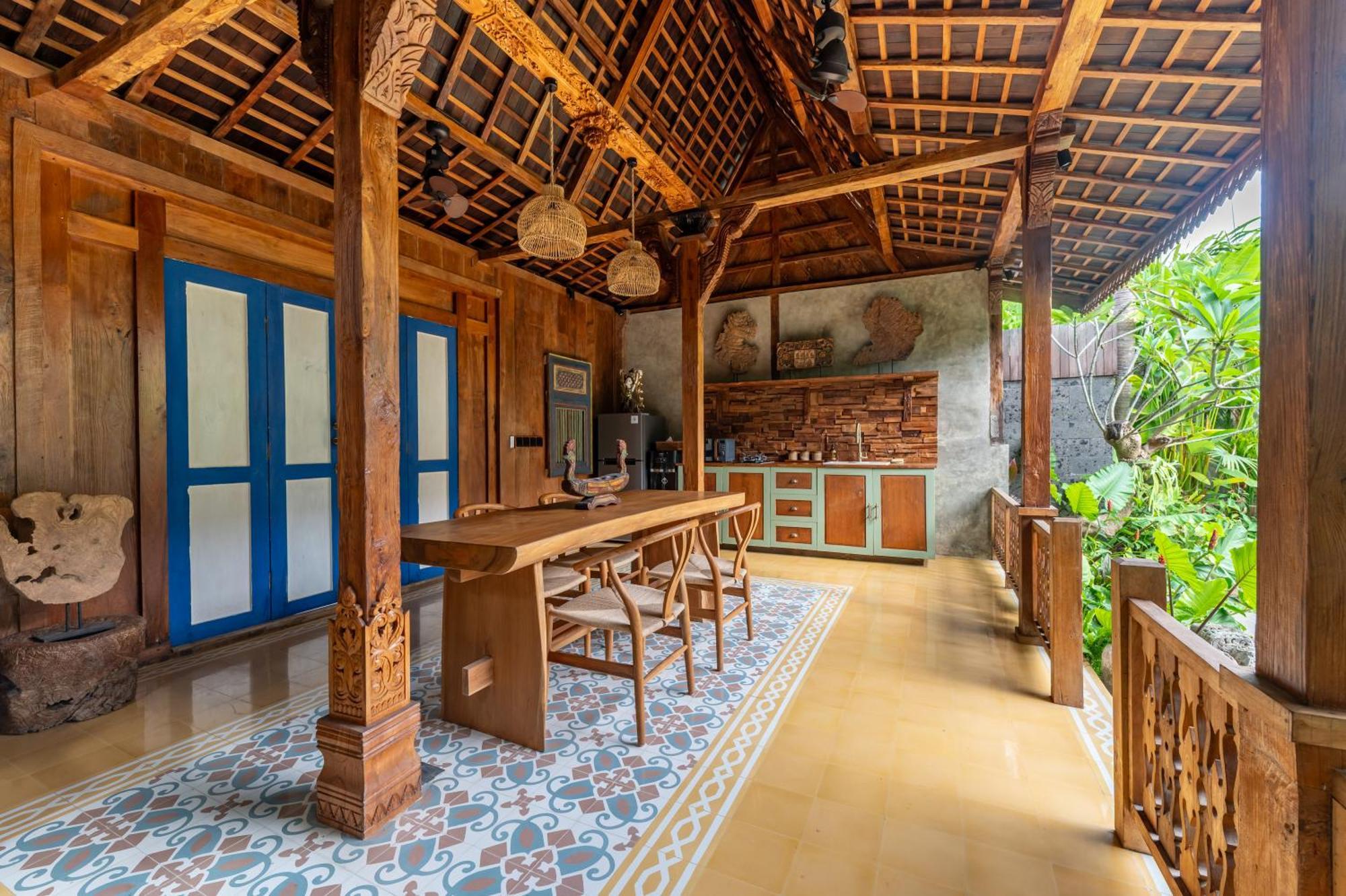 Kubu Kayu * Seminyak (Bali)