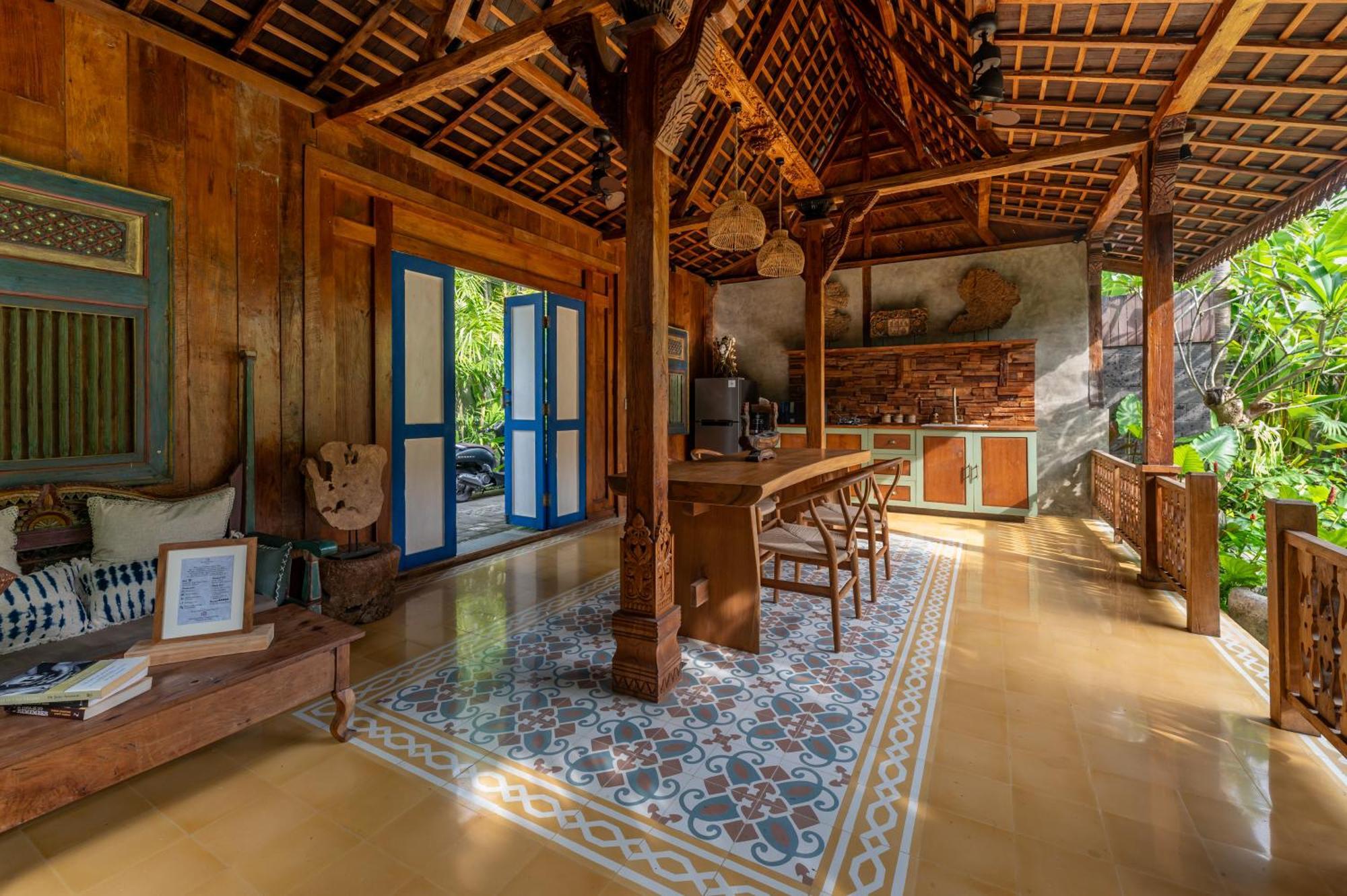 Kubu Kayu Villa