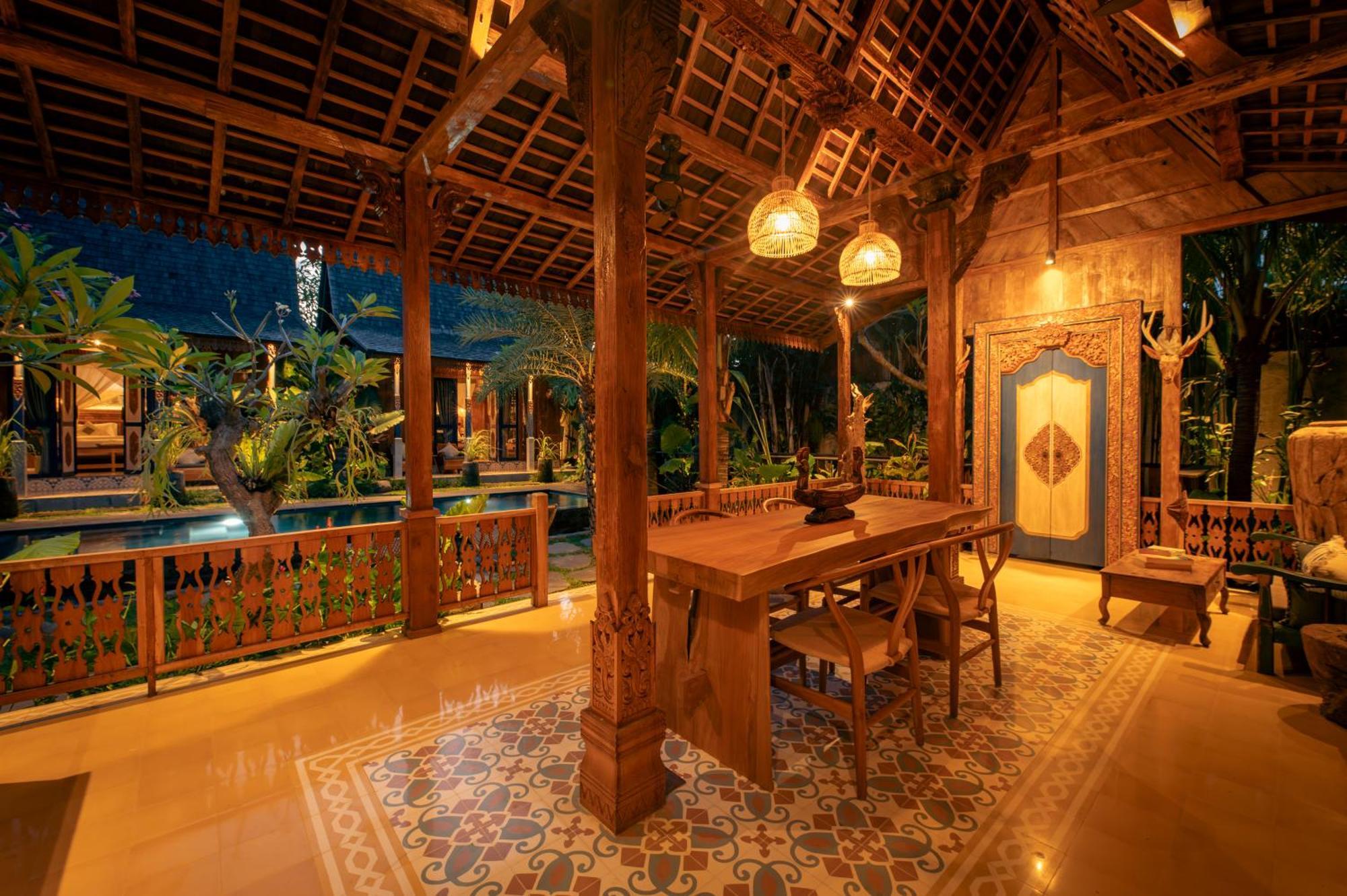 Kubu Kayu Villa *