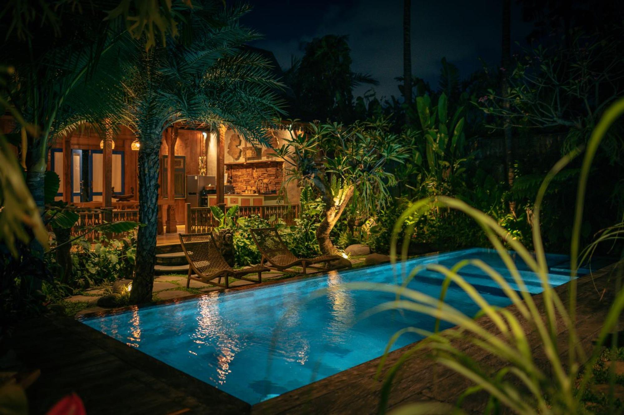 Villa Kubu Kayu *